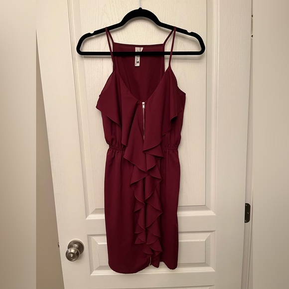 Burgundy zip front dress EUC - Picture 1 of 1